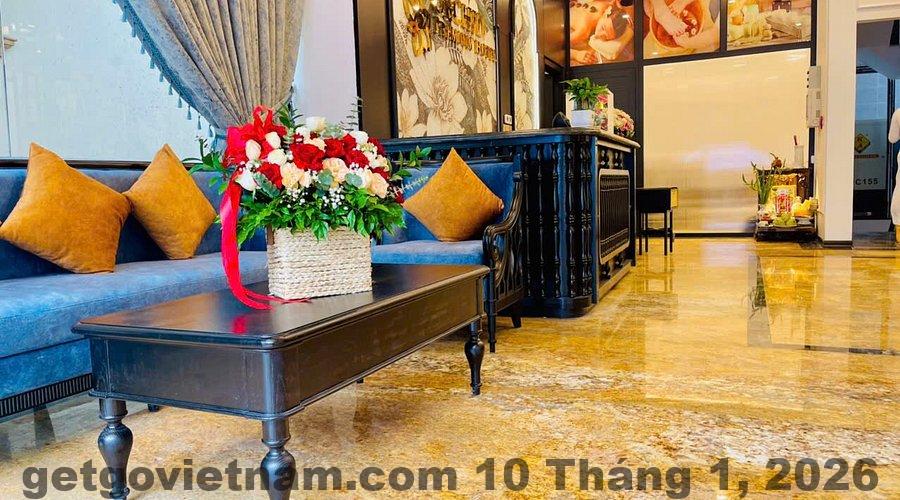 Không gian chung nhỏ gọn tại OYO 1025 Orchids 2 Hotel – không có hồ bơi hay gym