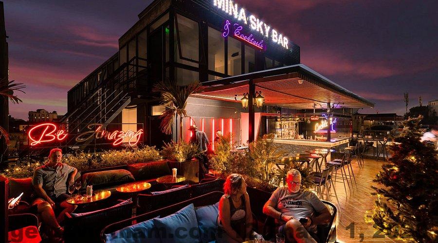 Khu vực trung tâm Trần Phú – Đại lộ Hoà Bình xung quanh The Mina Hotel vào buổi tối