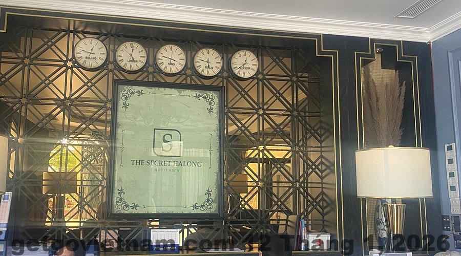 Khu vực buffet sáng tại The Secret Hạ Long Hotel với thực đơn cơ bản