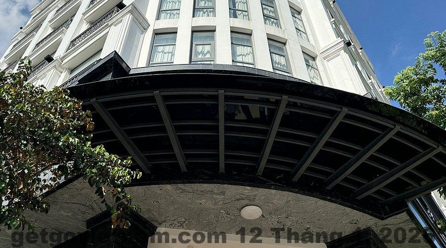 Khu vực xung quanh Hotel Hà Thành với trục đường chính và khu dân cư Phố Ràng