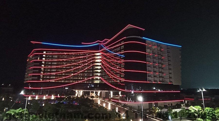 Phòng nghỉ Ocean Senses thiết kế hiện đại cửa sổ lớn