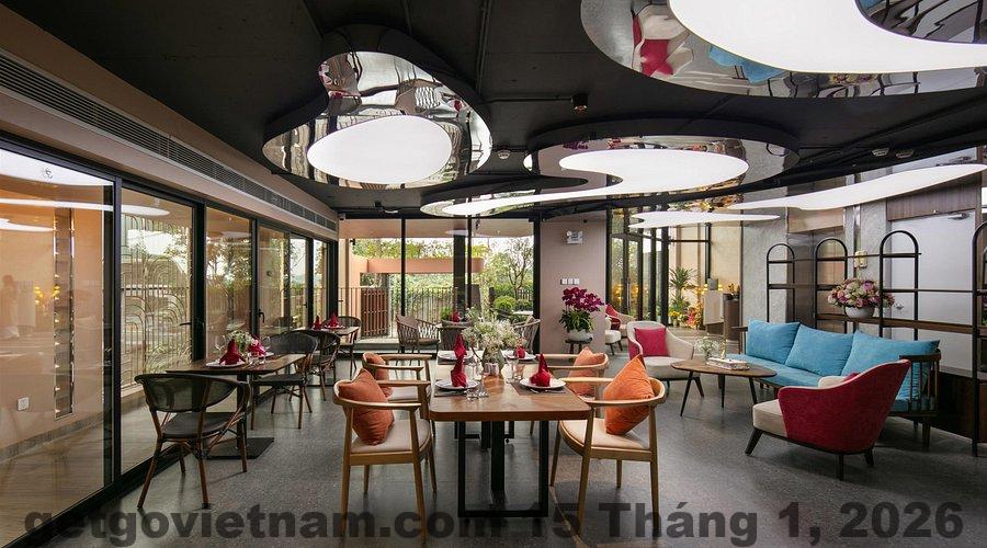 Phòng nghỉ tại Hanoi Riverview Boutique Hotel & Apartment với diện tích rộng, thiết kế hiện đại và ánh sáng tự nhiên tốt