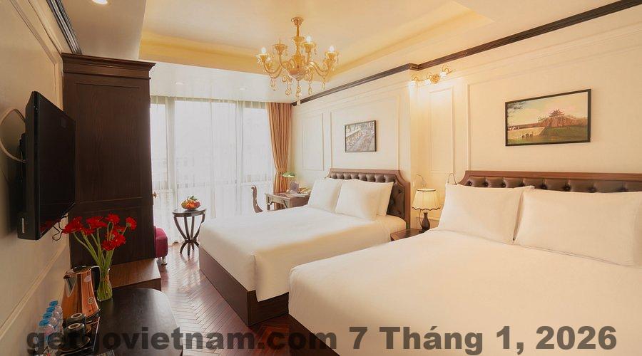 Khu vực ăn sáng tại Tulinh Palace Hotel với thực đơn đơn giản
