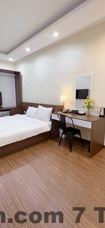 Khu vực lễ tân Khách Sạn Gần Phố Cổ Hà Nội với phong cách nhà nghỉ nhỏ gọn