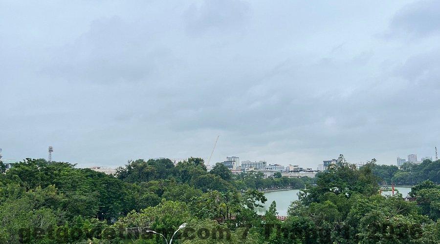 Phòng nghỉ tại khách sạn La Belle Maison Hà Nội với thiết kế hiện đại và diện tích vừa phải