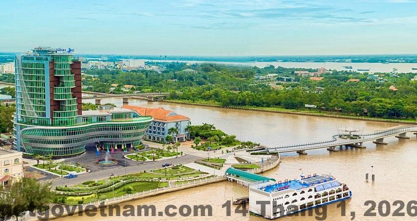 Nhân viên Khách Sạn 31b - Lịch sự và thân thiện