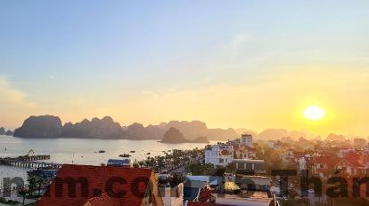 Royal Hotel Hòn Gai Review 2026: Có Đáng Ở Khi Đến Hạ Long? 6 Nhà hàng Royal Hotel Hòn Gai phục vụ buffet sáng với món Việt truyền thống