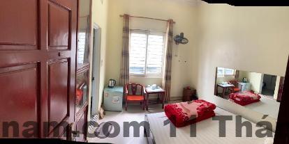 Khách Sạn Thái Sơn Lạng Sơn Review 2026: Có Đáng Ở Không? 4 Phòng nghỉ tiêu chuẩn Khách Sạn Thái Sơn với nội thất gỗ truyền thống