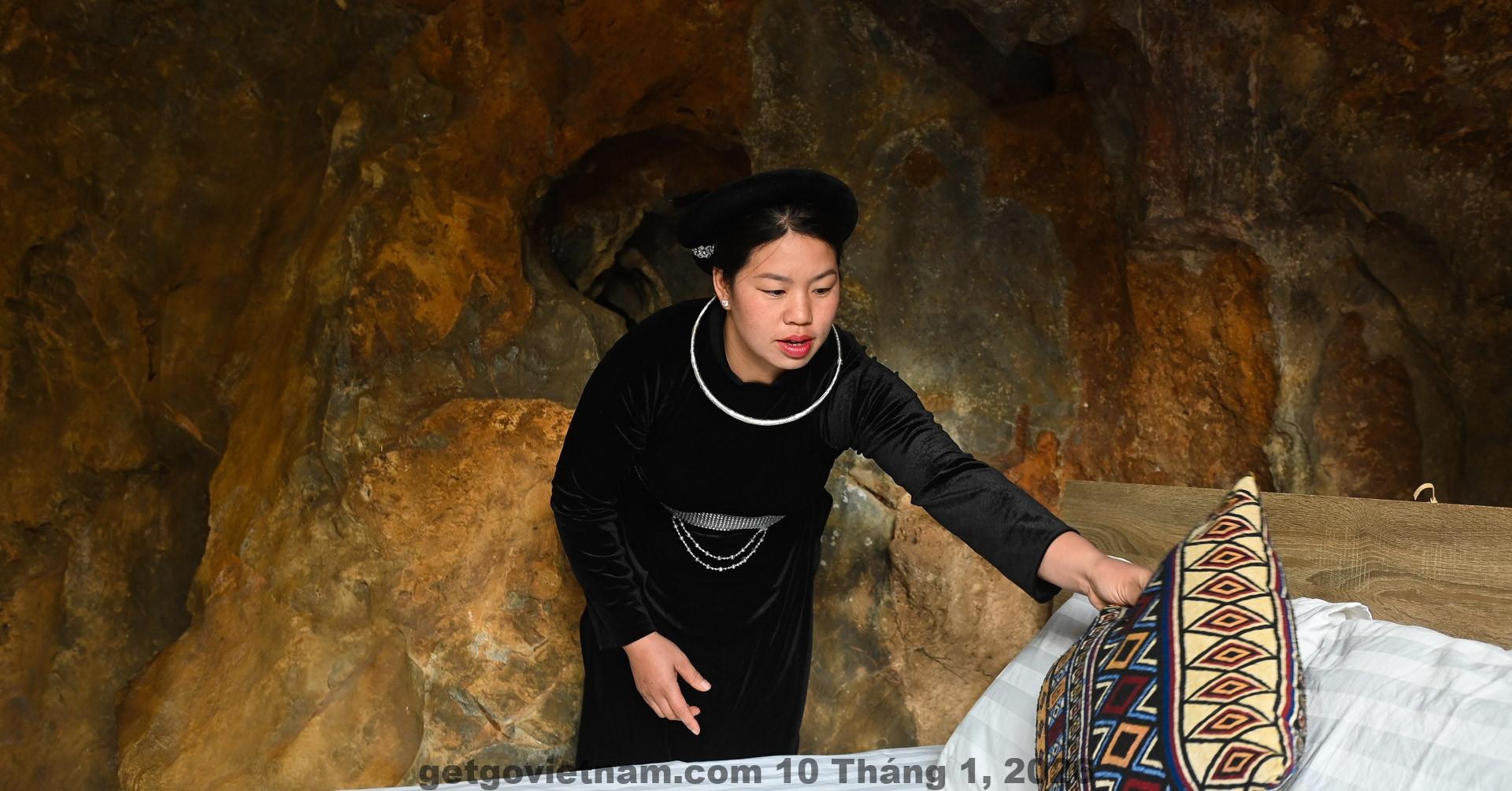 Con đường đá dẫn vào làng đá Khuổi Ky gần Quang Thuận Homestay