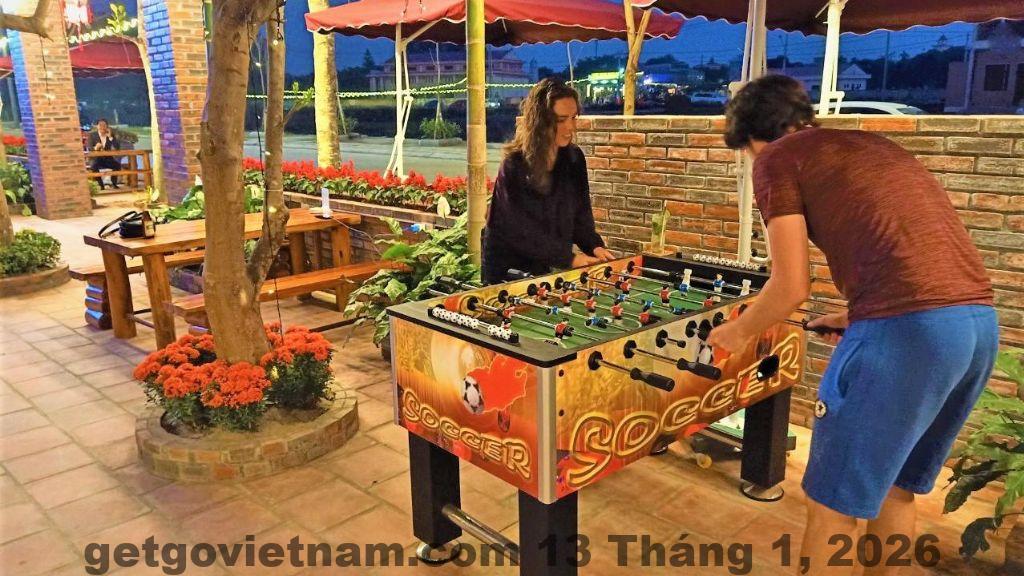 Đánh giá khách sạn Cozy Son Hotel Ninh Bình: Nơi dừng chân tuyệt vời cho chuyến khám phá Hoa Lư 2026 6 Bữa sáng tại Cozy Son với các món ăn đặc trưng của Việt Nam, từ phở đến các món ăn nhẹ.