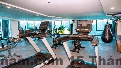 Một bữa sáng đa dạng tại The King Hotel, với món ăn phong phú từ sáng sớm.