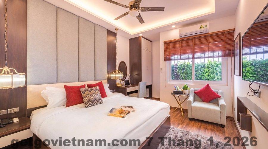 Phòng Deluxe Queen tại 7S Splendid Pearlight Hanoi Hotel với diện tích vừa phải và nội thất cơ bản