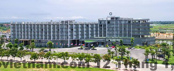 Hồ bơi ngoài trời và khu tiện ích giải trí tại Trung Du Hotel