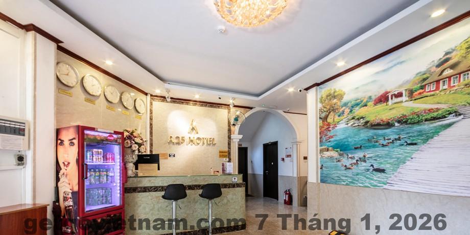 Lễ tân khách sạn khu Ba Đình