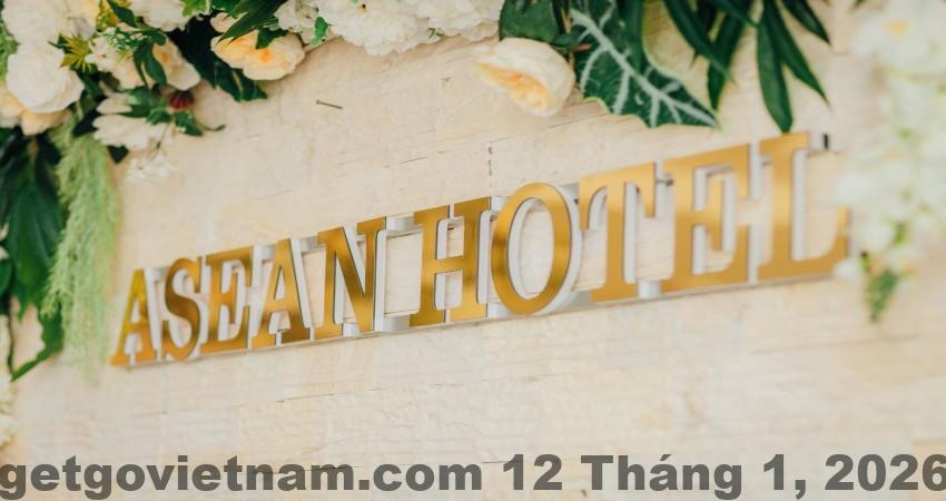 Khu vực lễ tân Khách sạn Asean Hải Dương phục vụ theo phong cách truyền thống