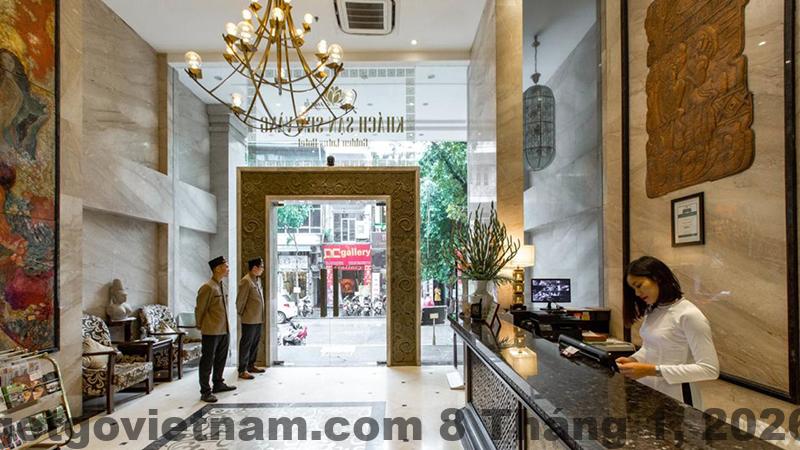 Phòng ngủ tại Golden Rose Premium Hotel với diện tích vừa phải, nội thất cơ bản