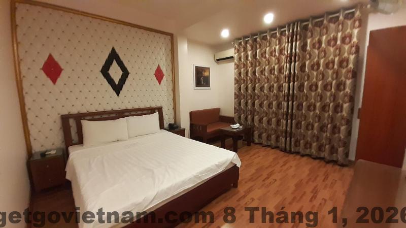 Không gian phòng đơn giản phản ánh đúng phân khúc giá nhà nghỉ Hoàng Lan Hoàng Ngân