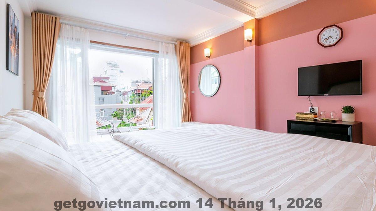 Khu vực xung quanh Tien Minh Hotel có nhiều quán ăn bình dân