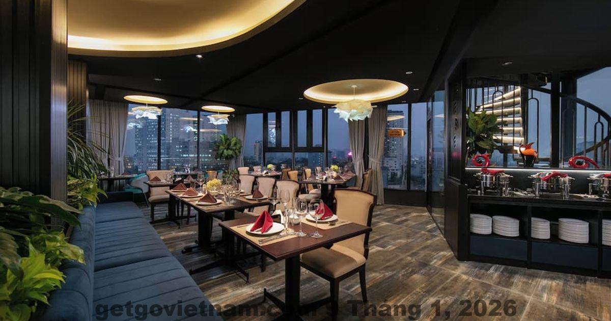 Toàn cảnh May De Ville Corner Hotel tại phố Phan Huy Chú, Hoàn Kiếm