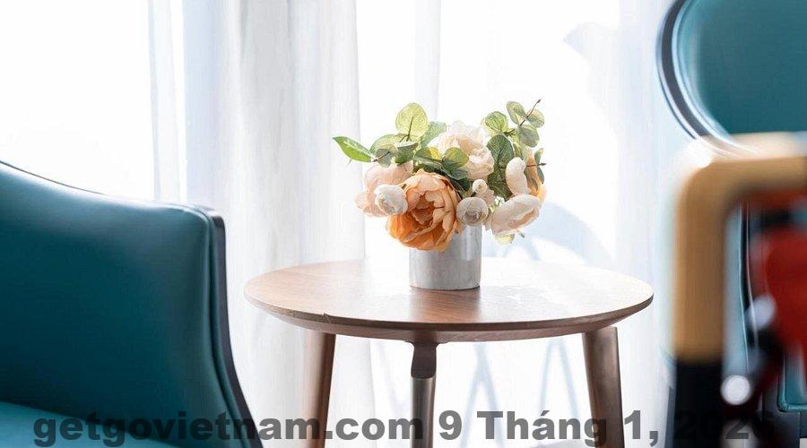 Khu vực ăn sáng tại Minasi HanoiOI LakeSide Hotel với không gian nhỏ gọn, phục vụ buffet đơn giản