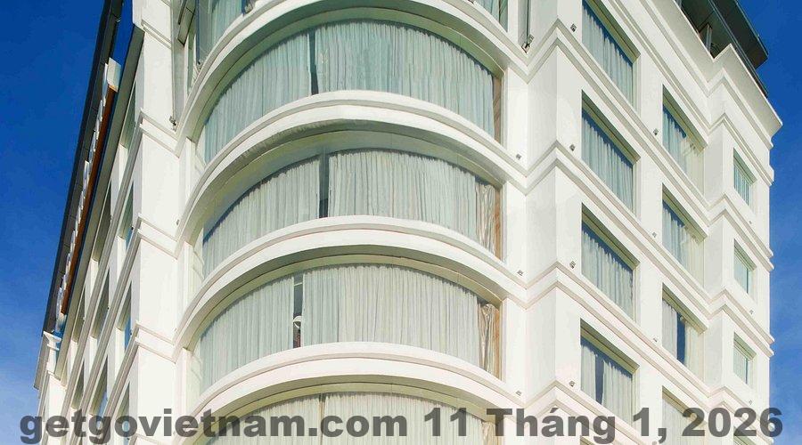 Khách sạn tại khu vực Yên Thủy Hòa Bình nằm sát trục đường lớn, thuận tiện di chuyển