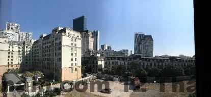 Phòng khách sạn MAI HOTEL với không gian rộng rãi và thiết kế tinh tế, hiện đại.