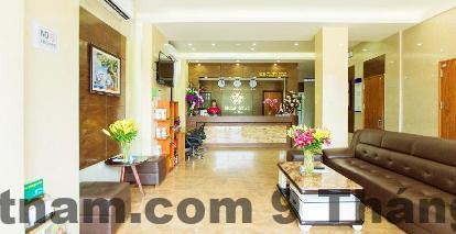 Phòng ngủ Mai Hotel Mỹ Đình thiết kế đơn giản gọn gàng, tập trung công năng
