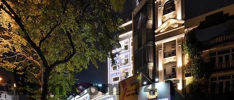 Phòng ngủ MY VILLA HOTEL với nội thất cơ bản, phù hợp nghỉ ngơi ngắn ngày và khách công tác