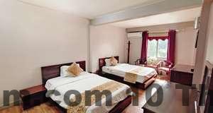 So sánh phân khúc giá khách sạn gần sân bay Nội Bài cho thấy Nội Bài Hotel thuộc nhóm giá rẻ