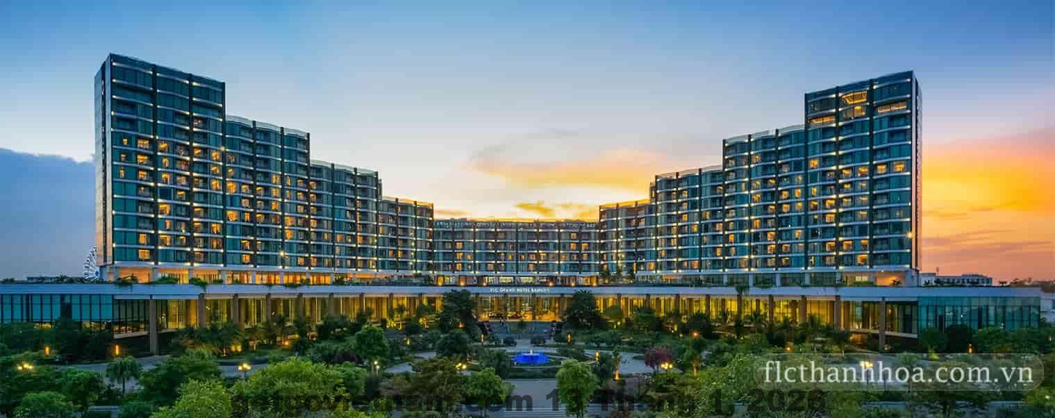 Hồ bơi ngoài trời với không gian mở, thoáng mát, là lựa chọn lý tưởng để thư giãn trong kỳ nghỉ