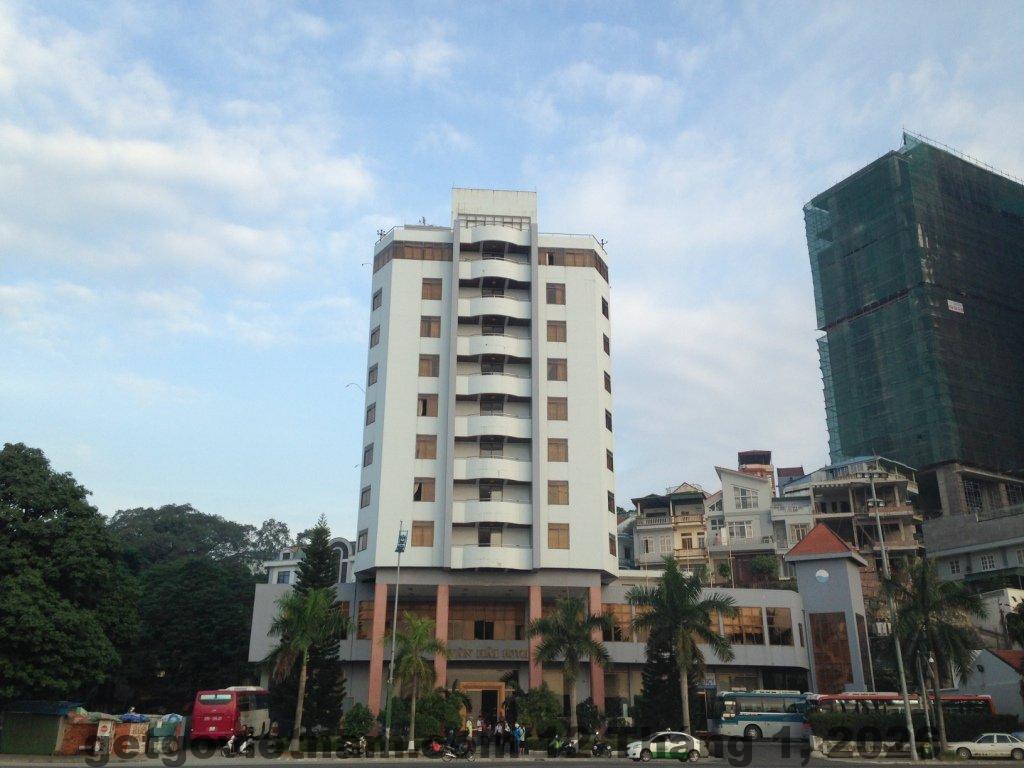 Khu vực xung quanh Van Hai Halong Hotel tại Bãi Cháy – thuận tiện đi bộ ra biển và khu ăn uống