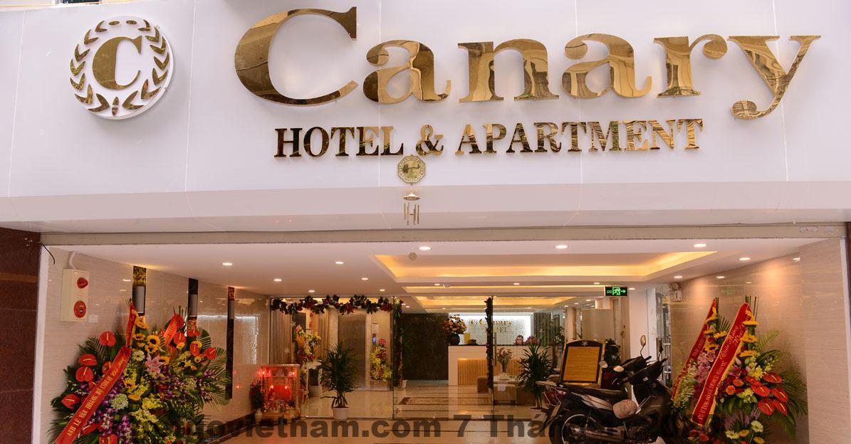 Mặt tiền khách sạn Canary Ha Noi nằm trong khu dân cư quận Hai Bà Trưng, thiết kế đơn giản, quy mô vừa