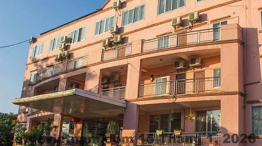 Phòng ốc tại Khách Sạn Đình Văn có không gian thoáng mát, sạch sẽ với trang thiết bị cơ bản.