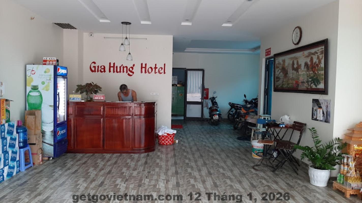 Phòng ngủ khách sạn Gia Hưng với nội thất cơ bản