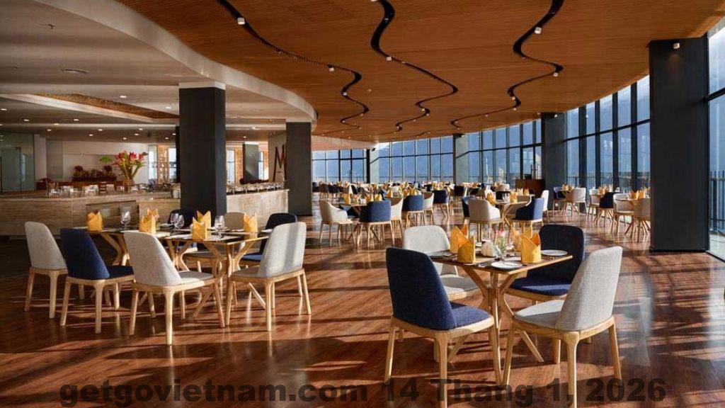 Đánh giá Glenda Tower Moc Chau Hotel 2026: Có đáng ở trung tâm? 3 Sảnh lễ tân Glenda Tower Moc Chau Hotel rộng rãi, phong cách khách sạn thành phố