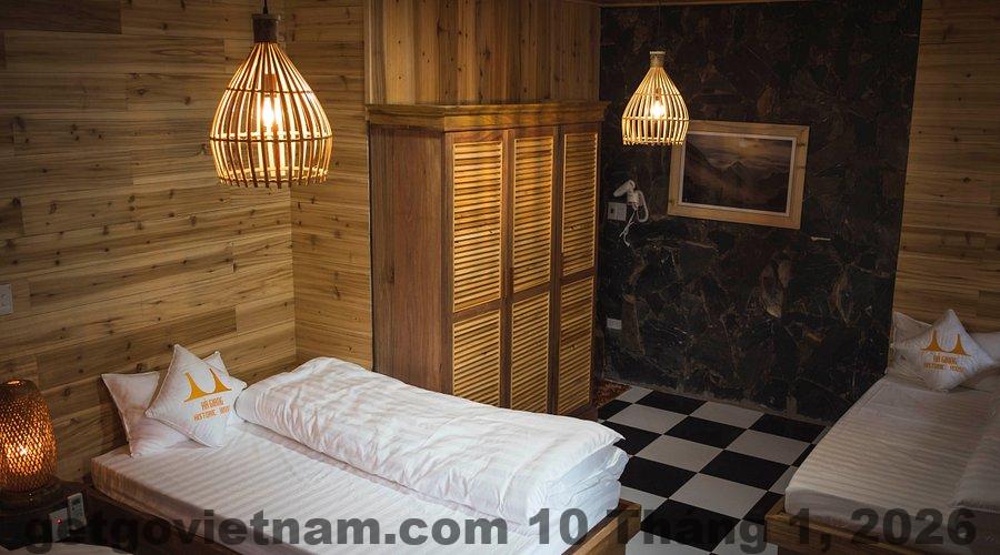 Phòng tại Ha Giang Historic House & Tours với không gian ấm cúng và hiện đại