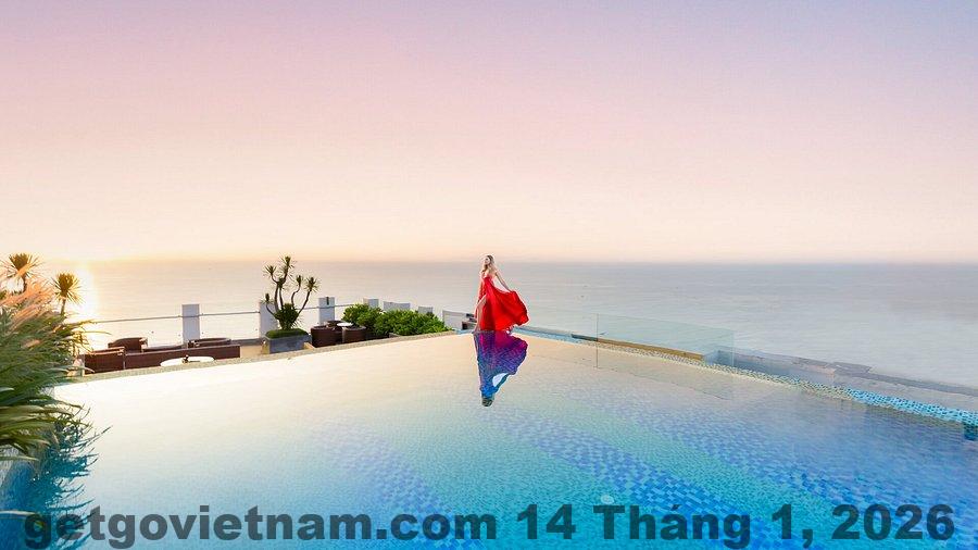 Sảnh lễ tân Haian Beach Hotel & Spa với thiết kế hiện đại, không gian mở và ánh sáng tự nhiên
