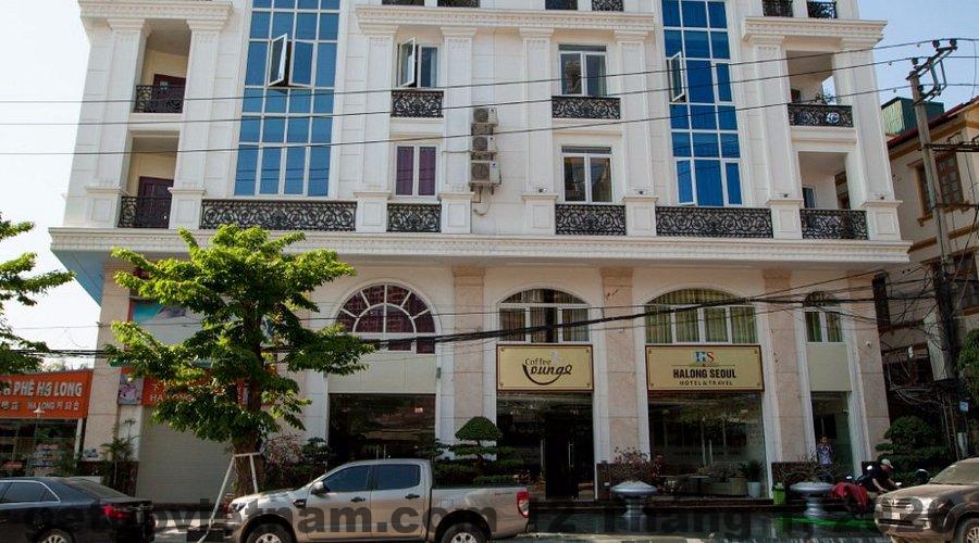 Khu vực lễ tân OYO 930 Thang Long Hotel phong cách đơn giản