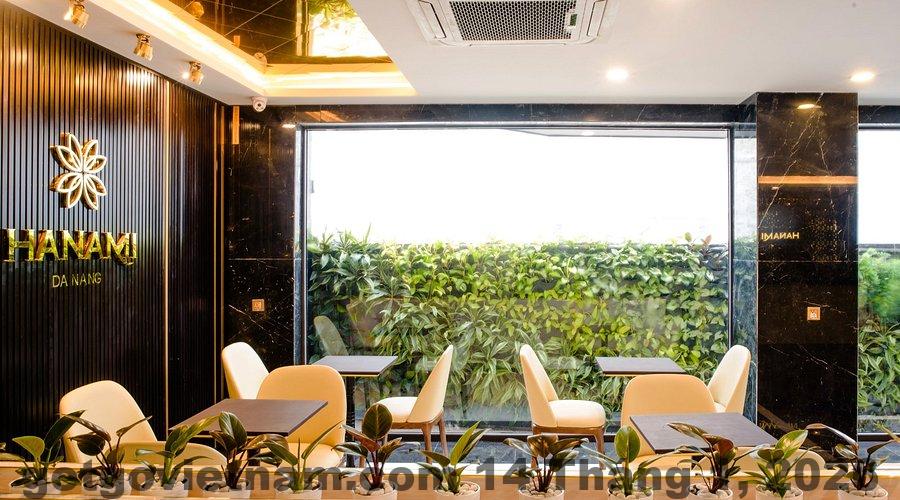 Hồ bơi tại Hana Hotel