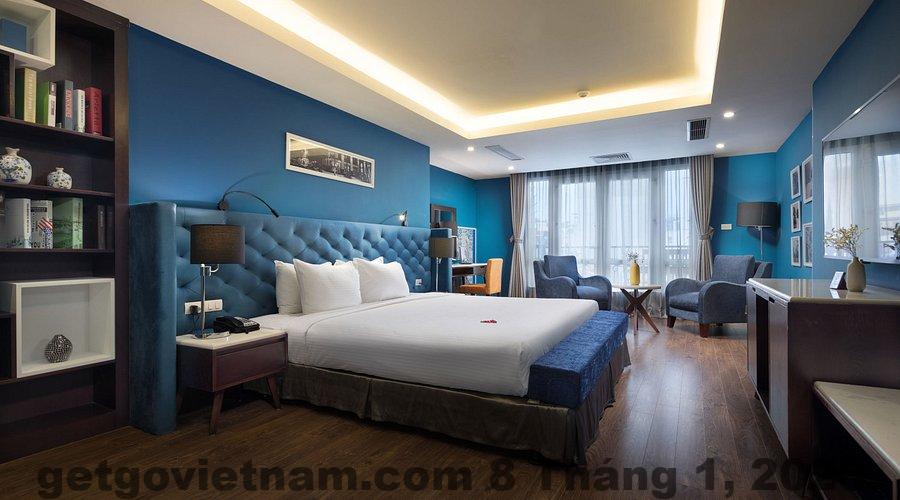 Khu vực ăn sáng tại Brilliant Me Tri Hotel & Spa với thực đơn đơn giản
