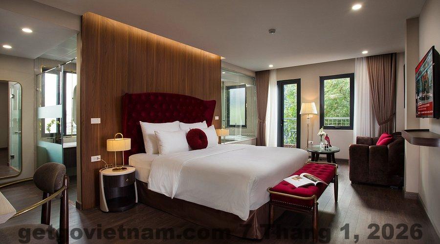 Hanoi L'Heritage Diamond Hotel & Spa Đánh Giá 2026: Ở Phố Cổ Có Đáng Tiền? 2 Mặt tiền Hanoi L'Heritage Diamond Hotel & Spa nằm trên phố Nhà Chung, ngay trung tâm phố cổ Hà Nội