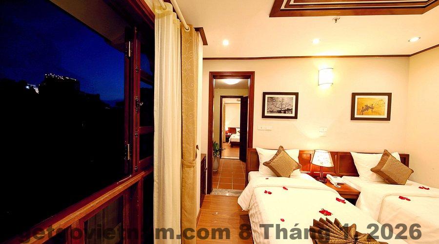 Hanoi Nostalgia Hotel & Spa: Đánh Giá Chi Tiết 2026 – Trải Nghiệm Tận Hưởng Văn Hóa Hà Nội 4 Nhân viên tại khách sạn Hanoi Nostalgia luôn thân thiện và nhiệt tình
