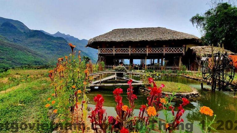 Bữa sáng với các món ăn đặc sản địa phương tại Du Già Rice Field Homestay