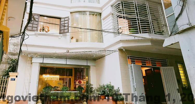Khu bếp chung tại Tony Villa Hanoi Homestay phù hợp khách tự nấu ăn