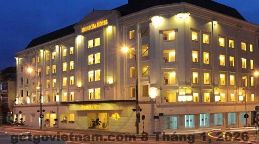 Phòng ngủ tiêu chuẩn tại Hồng Vận Hotel với nội thất đơn giản