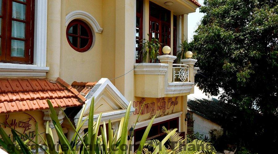Nhà hàng và khu cafe tại Hong Ky Boutique Hotel Điện Biên Phủ