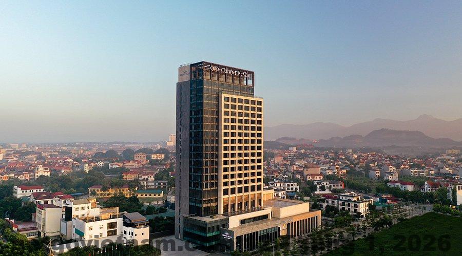 Vị trí Royal Hotel & Spa Vĩnh Yên 2 nằm gần các tuyến đường chính và khu dịch vụ trung tâm