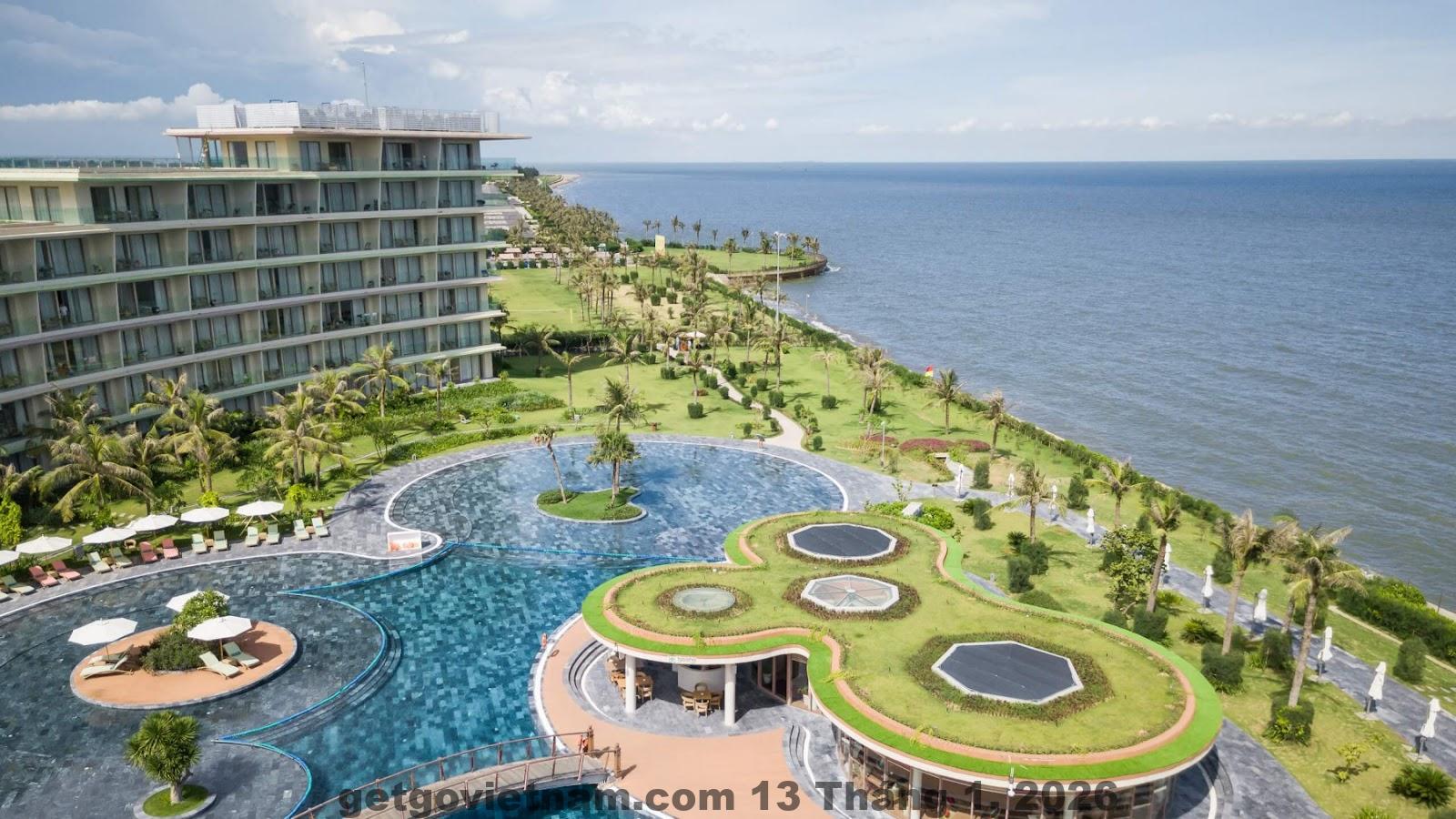 TN Luxury Hotel nằm tại vị trí thuận lợi, dễ dàng di chuyển đến các điểm du lịch nổi tiếng của Sầm Sơn