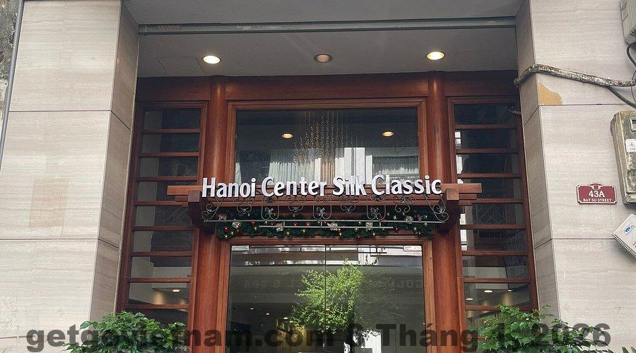 Hanoi Center Silk Classic Hotel & Travel Review 2026: Có đáng ở phố cổ? 1 hotel street front 1