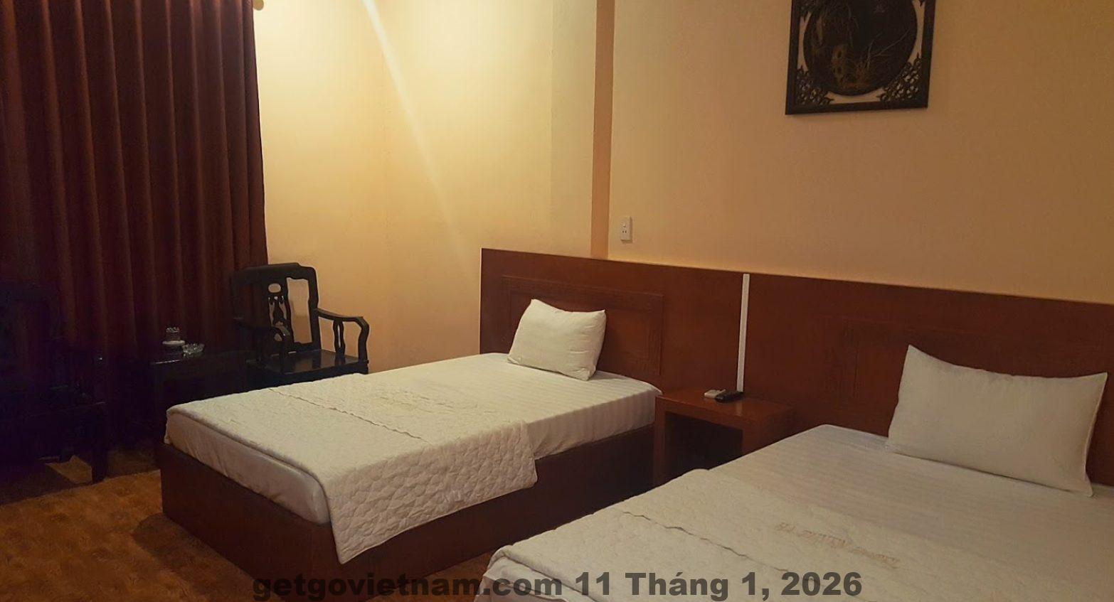 Phòng tại Khách Sạn Trung Hà - Nội thất rộng rãi và sạch sẽ